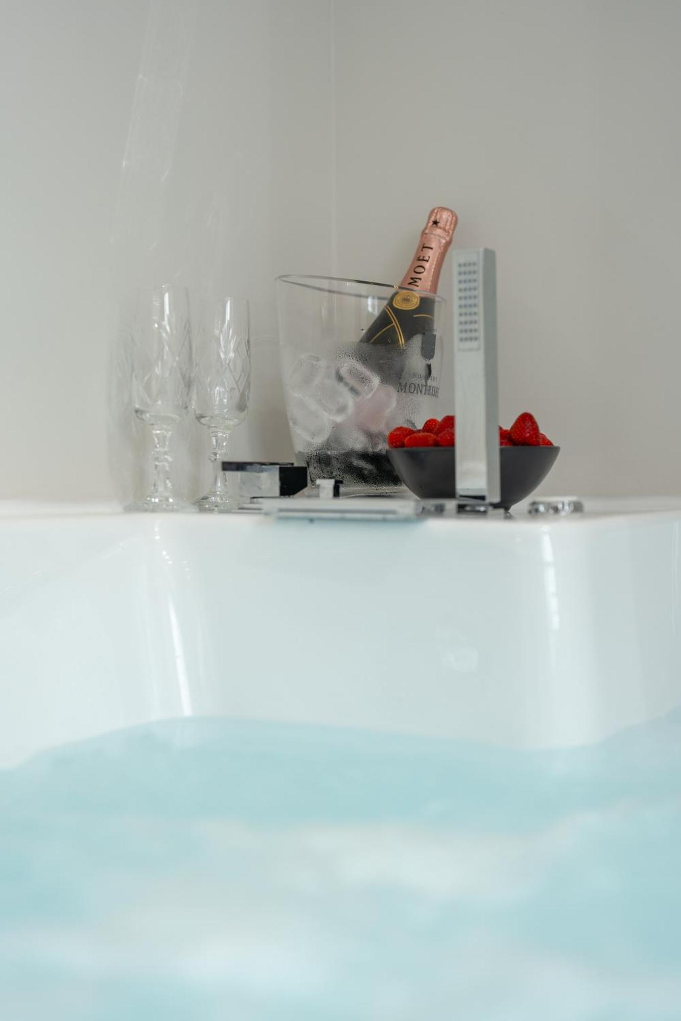 Derouse Othon Suite With Hydromassage Jacuzzi Athen Exterior foto